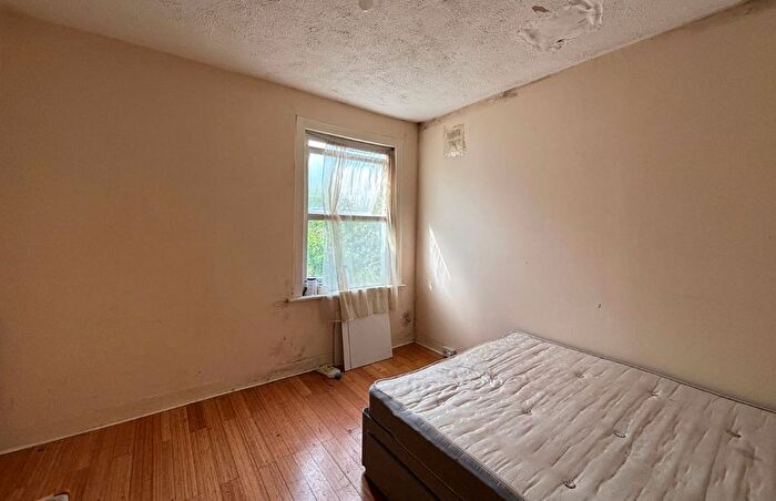 2 Bedroom Flat For Sale In A Victoria Road, Southall, Middlesex, UB2