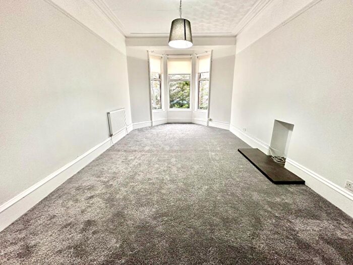 2 Bedroom Flat To Rent In Alexandra Parade, Dennistoun, Glasgow, G31