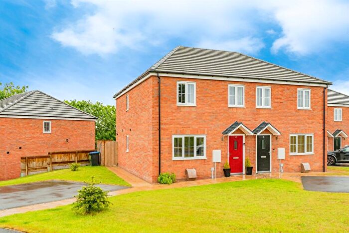 3 Bedroom Semi-Detached House For Sale In Windmill Road, Market Harborough, LE16