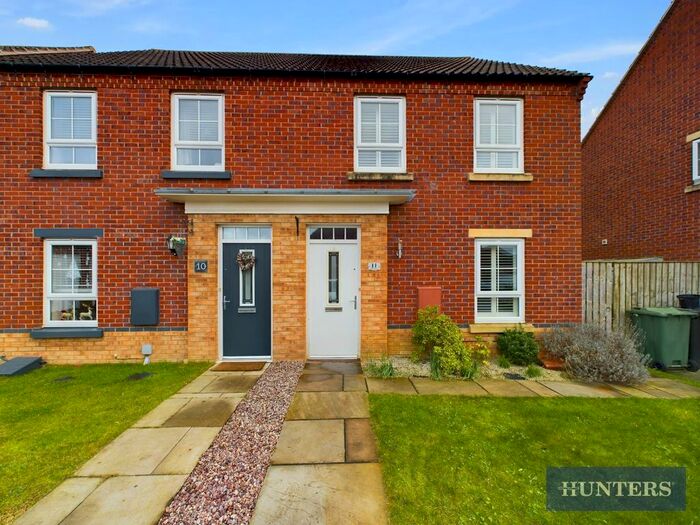 3 Bedroom Semi-Detached House For Sale In Forge Close, Cayton, Scarborough, YO11