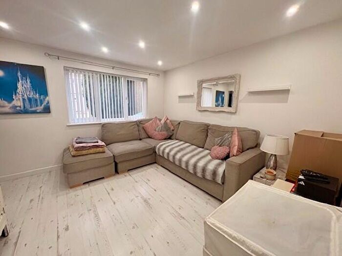 3 Bedroom House To Rent In Thurlestone Walk, Plymouth, PL6