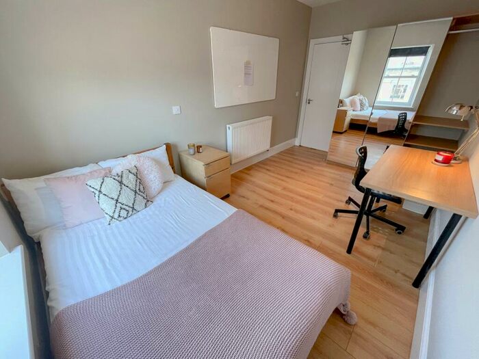 7 Bedroom Flat To Rent In Hardman Street, L1