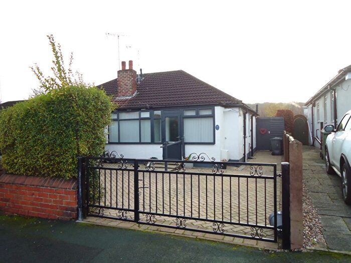 2 Bedroom Semi Detached Bungalow To Rent In Southleigh Drive, Beeston, Leeds, LS11