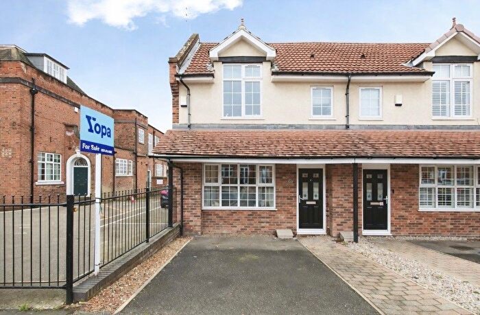 2 Bedroom End Terrace House For Sale In Huntington Road, York, YO31