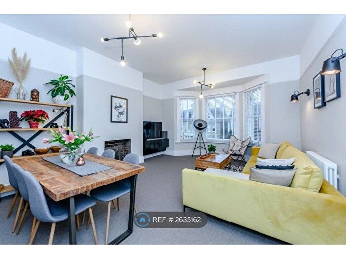 1 Bedroom Flat To Rent In Sackville Gardens, Hove, BN3