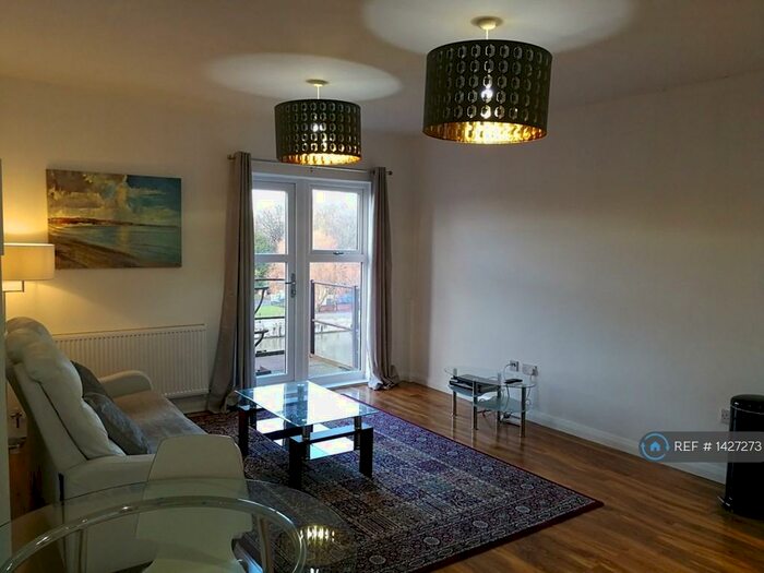 2 Bedroom Flat To Rent In Hull Marina, Hull, HU1