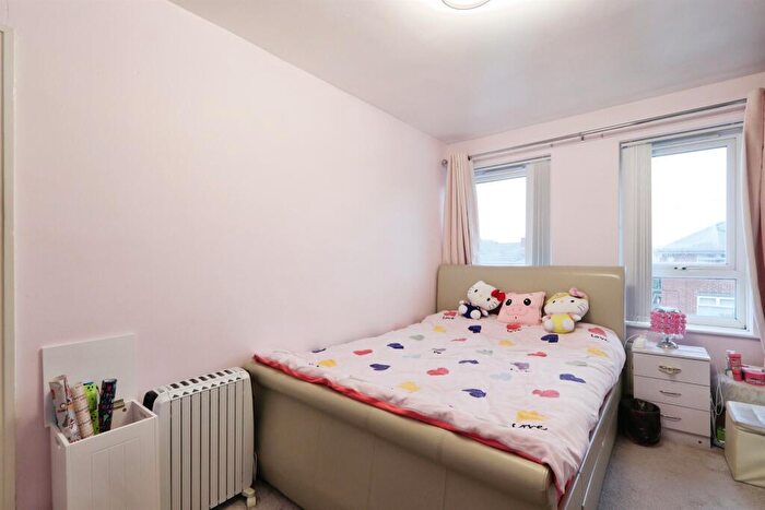 3 Bedroom End Of Terrace House For Sale In Boundary Road, Wybourne, Sheffield, S2