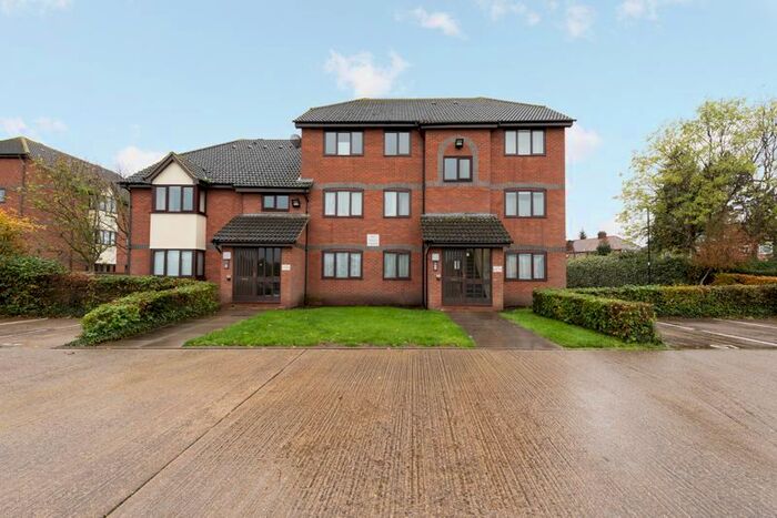 1 Bedroom Flat To Rent In Ainsley Close, London, N9