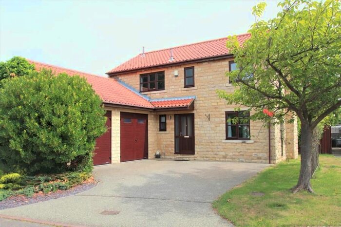 4 Bedroom Detached House To Rent In Willow Glade, Clifford, Wetherby, LS23