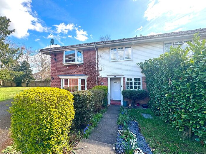 2 Bedroom Terraced House For Sale In Shelton Close, Guildford, GU2