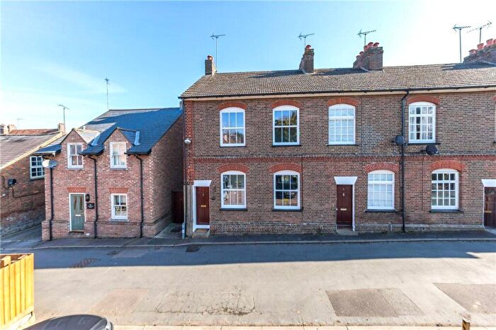 3 Bedroom Semi-Detached House To Rent In Cleveland Road, Markyate, St Albans, AL3