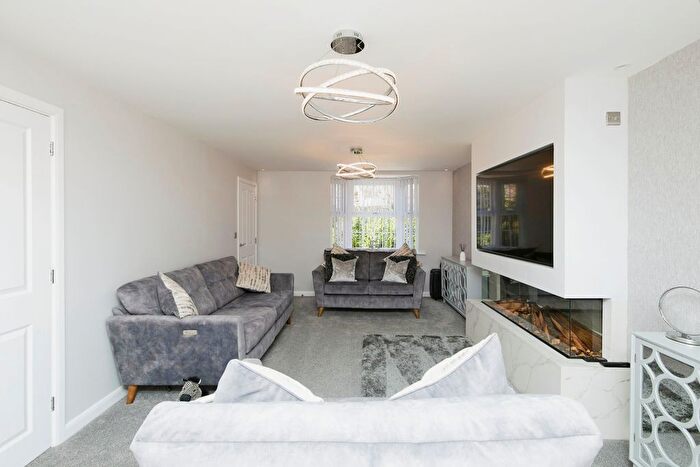 4 Bedroom Detached House For Sale In Aberdeen Close, Swadlincote, DE11