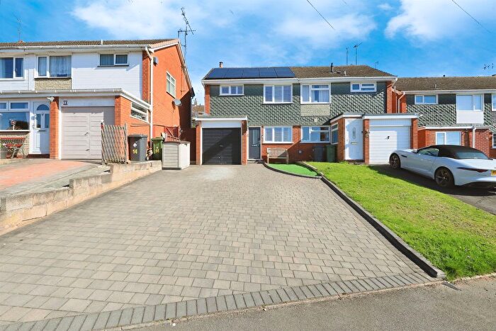 3 Bedroom Semi-Detached House For Sale In Coningsby Drive, Kidderminster, DY11