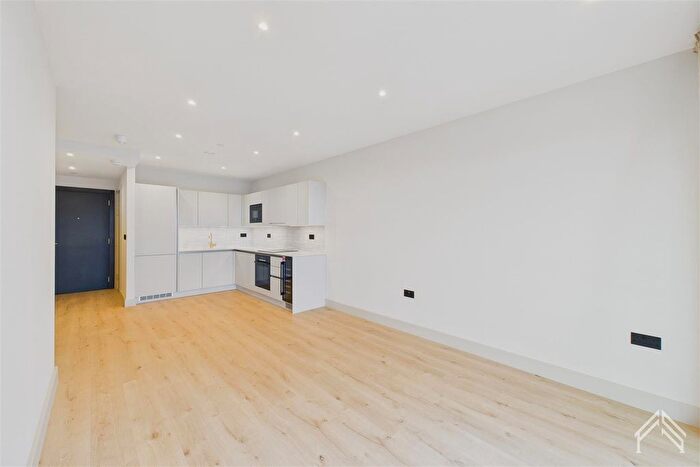 1 Bedroom Flat To Rent In The Draper, London, NW9