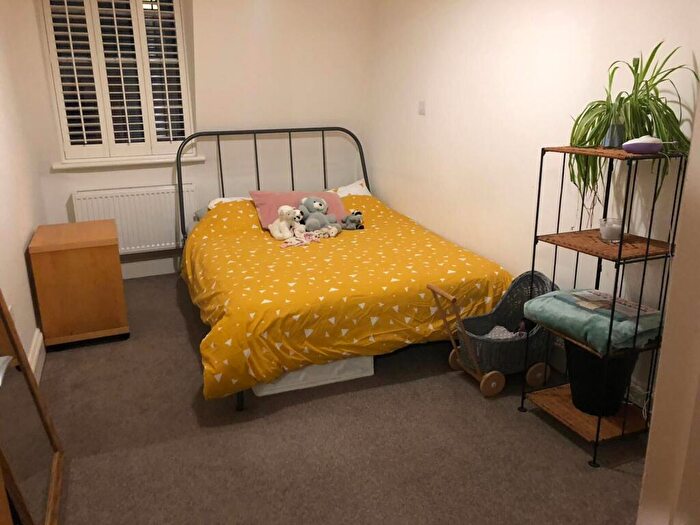 2 Bedroom Flat To Rent In Long Acre, Bath, BA1