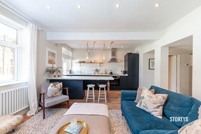 1 Bedroom Flat To Rent In St. Mark's Rise, Dalston, London, E8