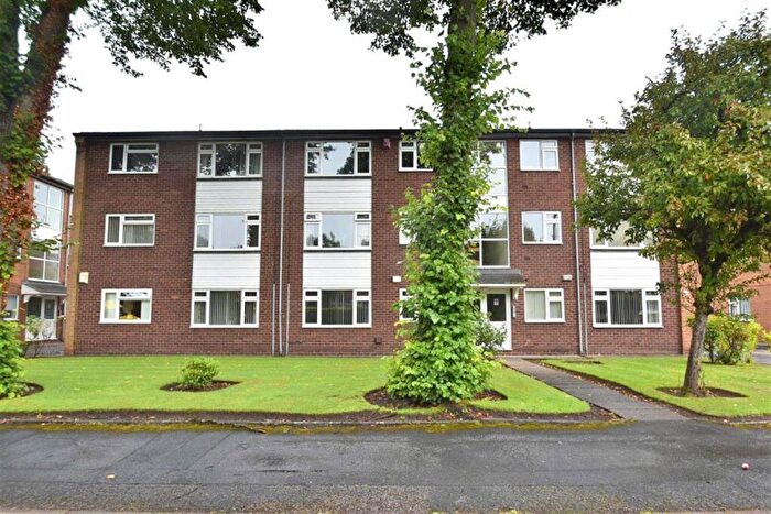 1 Bedroom Apartment To Rent In Rookfield Avenue, Sale, M33