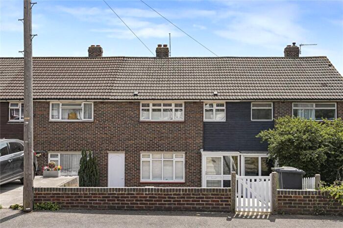 3 Bedroom Terraced House For Sale In Court Road, Darenth, Kent, DA2