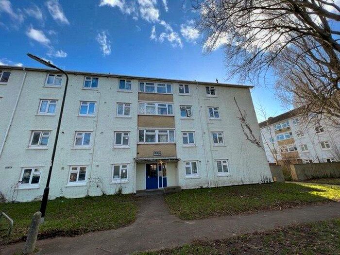 3 Bedroom Apartment To Rent In Lower Brownhill Road, Southampton, Hampshire, SO16