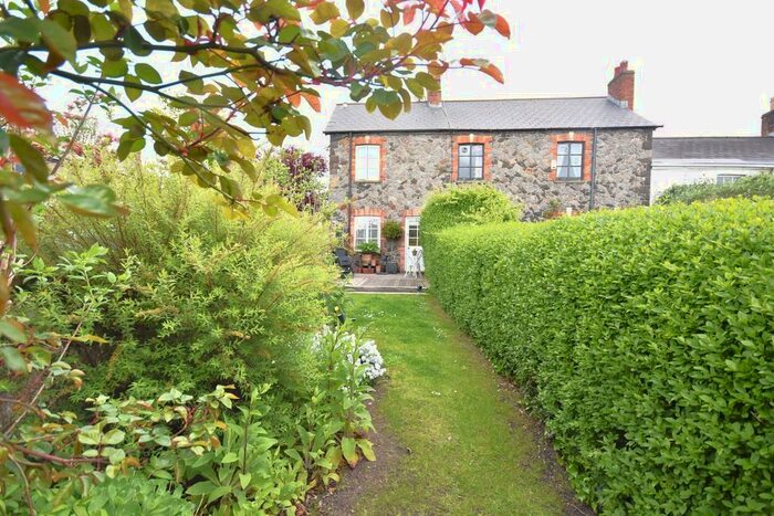 1 Bedroom Cottage To Rent In The Square, Dinas Powys, CF64