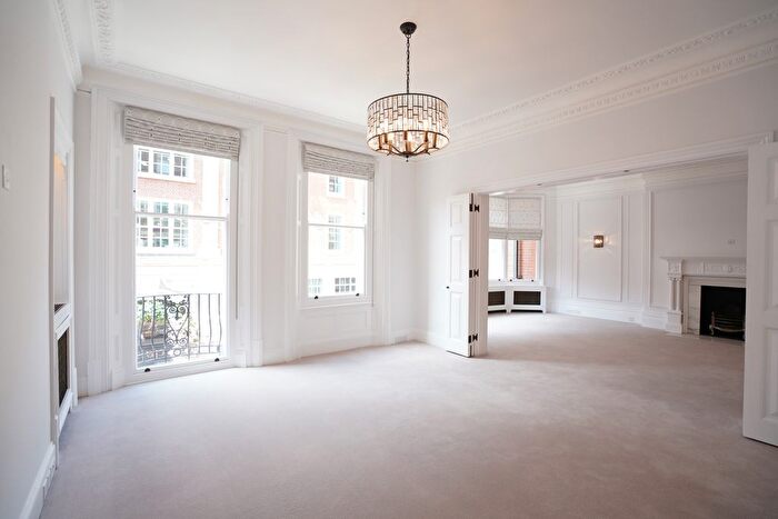 5 Bedroom Flat To Rent In Sloane Street, London, SW1X