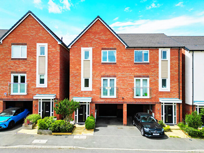 3 Bedroom Semi-Detached House For Sale In Wynne Crescent, Rugby, CV21