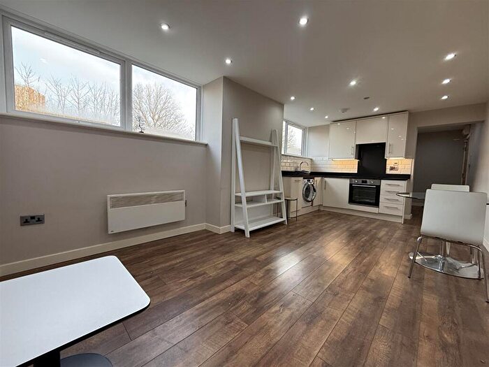 1 Bedroom Apartment To Rent In Kirkstall Gate, Commercial Road, Kirkstall, LS5