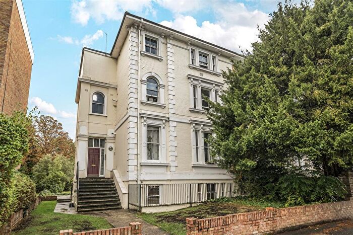 1 Bedroom Flat For Sale In Uxbridge Road, Kingston Upon Thames, KT1