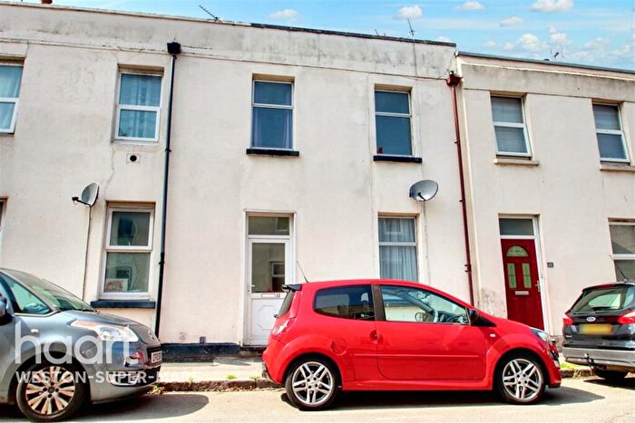 3 Bedroom Terraced House To Rent In George Street, BS23