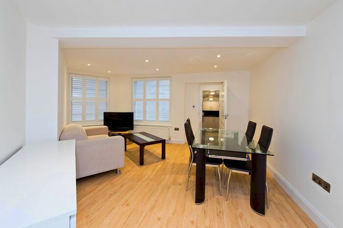 3 Bedroom Flat To Rent In Lupus Street, London, Uk, SW1V