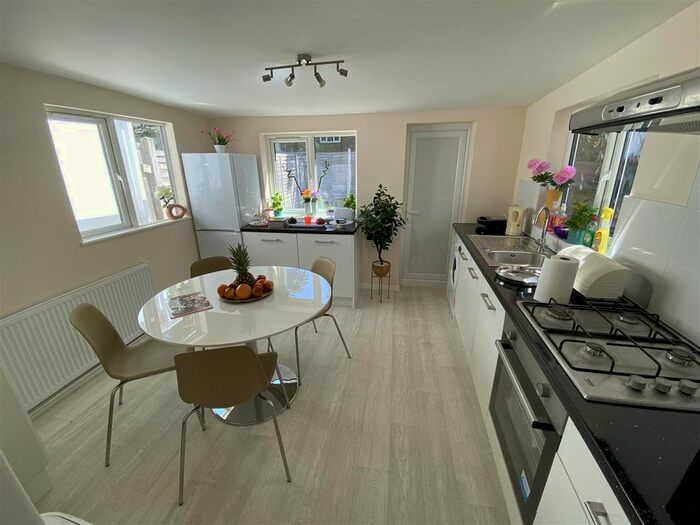 4 Bedroom Semi-Detached House To Rent In Sydney Road, Ealing, London, W13