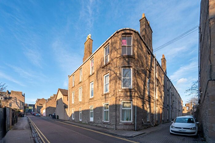 2 Bedroom Flat To Rent In Seafield Road, Dundee, Angus, DD1