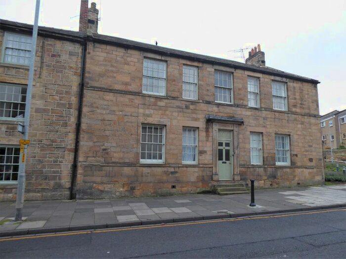 2 Bedroom Flat To Rent In 20 Hencotes, Hexham NE46