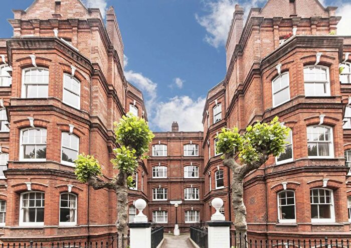 1 Bedroom Flat To Rent In Queen's Club Gardens, West Kensington, W14