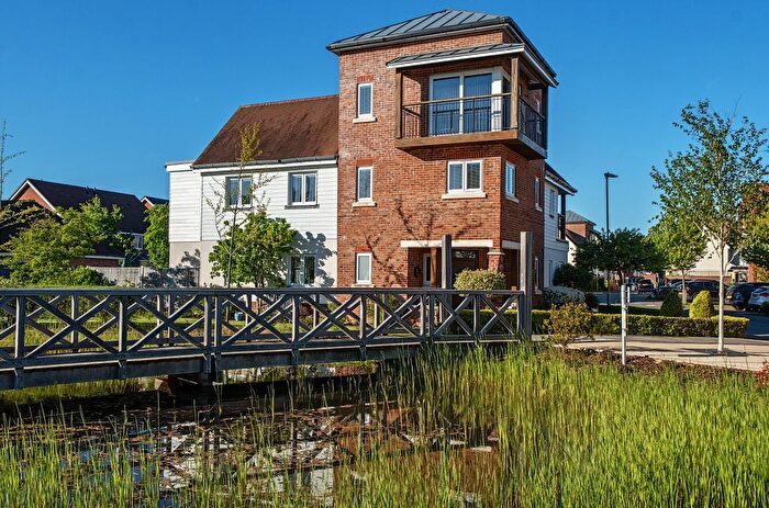 5 Bedroom Detached House For Sale In Willowbourne, Fleet, Hampshire, GU51