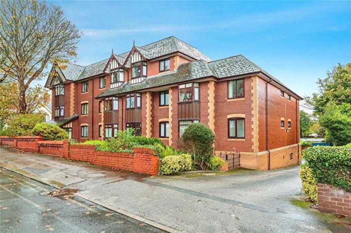 2 Bedroom Flat For Sale In Woodlands Road, Lytham St. Annes, Lancashire, FY8