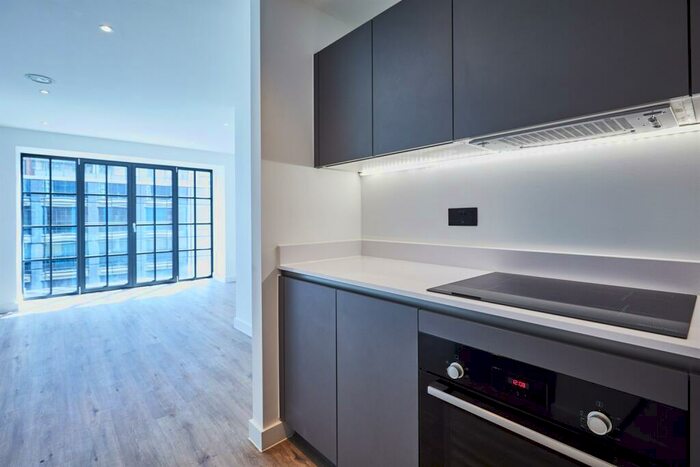 2 Bedroom Property To Rent In Manhattan, M1