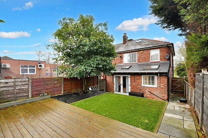 3 Bedroom Semi Detached House For Sale In Lancaster Road, Salford, M6
