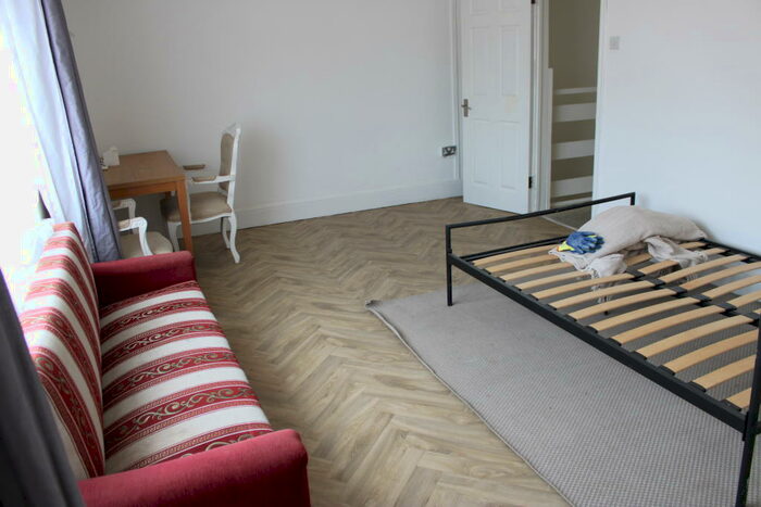 1 Bedroom Flat To Rent In Gordon Road, Ilford, IG1