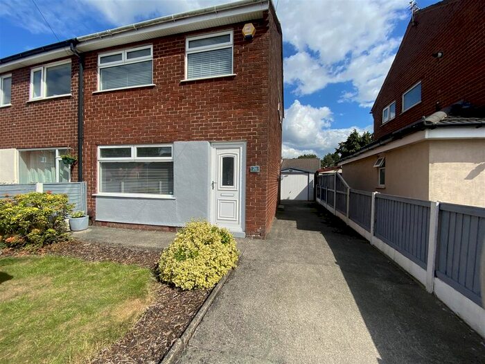 3 Bedroom Property To Rent In Glendale Crescent, Lostock Hall, Preston, PR5