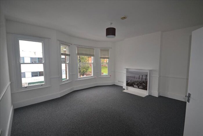 2 Bedroom Flat To Rent In Crown Terrace, London, NW2