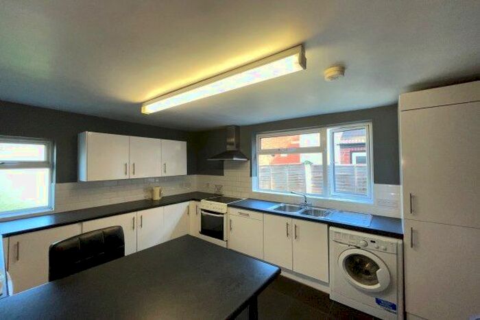 4 Bedroom Property To Rent In Allen Road, Wolverhampton, WV6