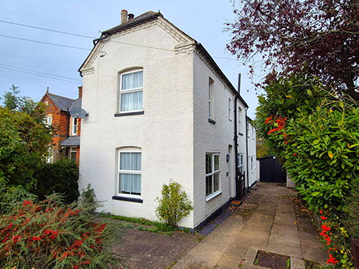 4 Bedroom Detached House For Sale In Baldock Road, Stotfold, Hitchin, Herts, SG5