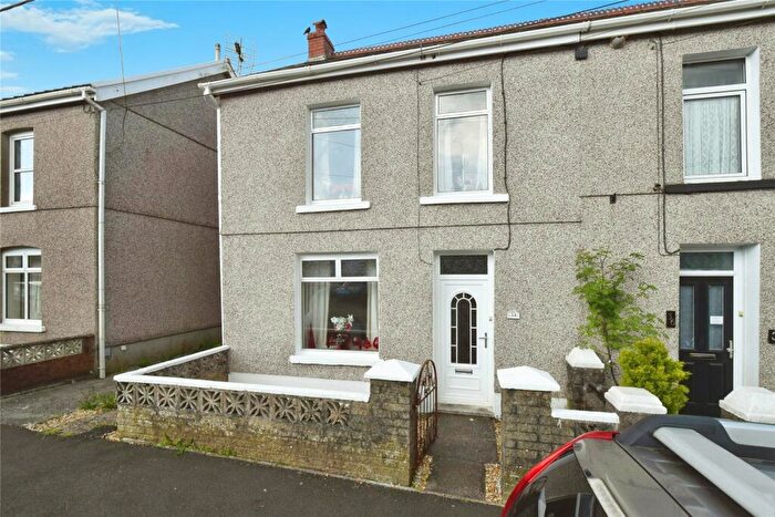 3 Bedroom Semi-Detached House For Sale In Lon Y Felin, Garnswllt, Swansea, SA18