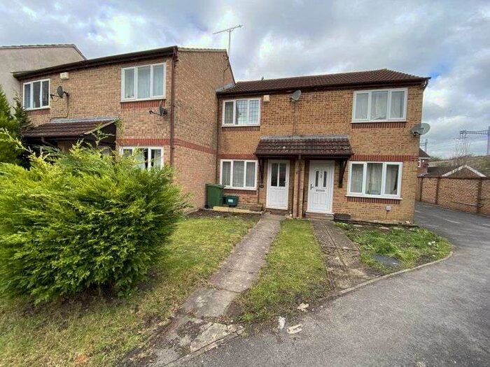 2 Bedroom Property To Rent In New Road, Bristol, BS34