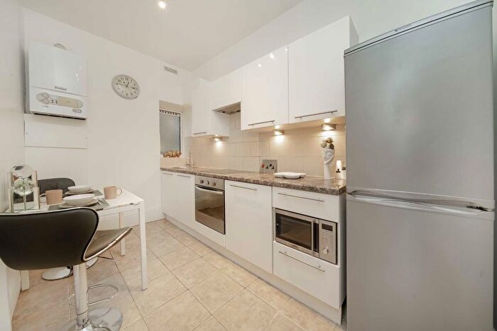 1 Bedroom Flat For Sale In Christchurch Avenue, Mapesbury, London, NW6