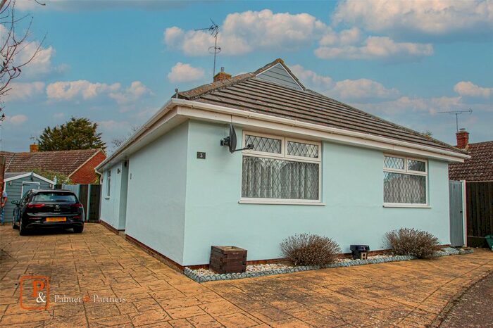 2 Bedroom Bungalow To Rent In Woodfield Drive, West Mersea, CO5