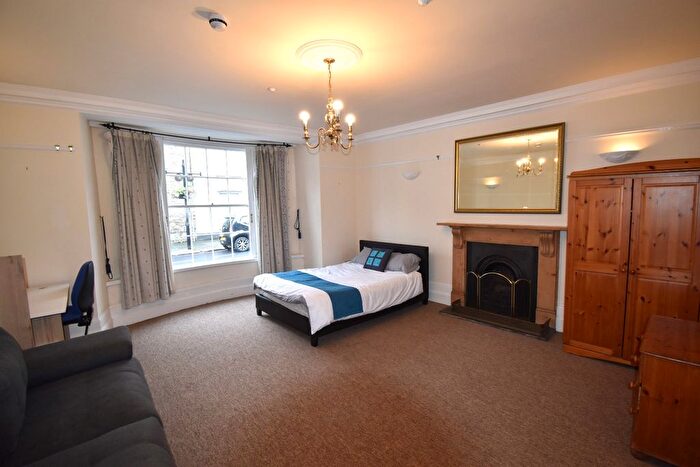 7 Bedroom Flat To Rent In Broad Street (Room By Room), Penryn, TR10