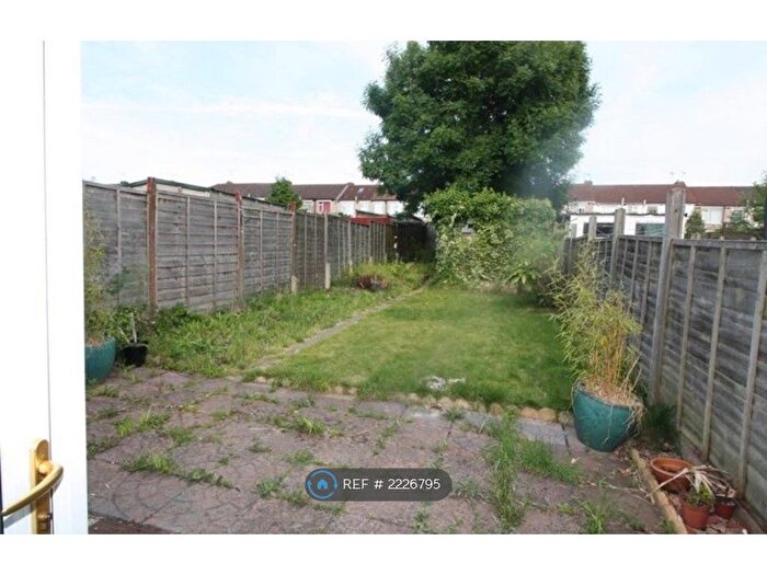 3 Bedroom End Of Terrace House To Rent In Westcotes, Coventry, CV4