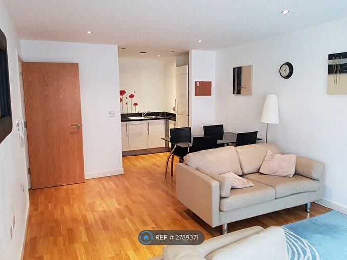 1 Bedroom Flat To Rent In The Quays, Greater Manchester, M50